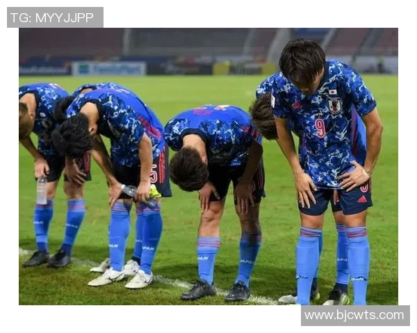 重庆篮球队在邀请赛中以81分高居积分榜首位展现强劲实力